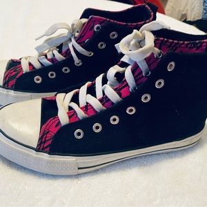 Brand New Women’s High Top Sneakers By TWISTED - Size 8.5 - Box 53